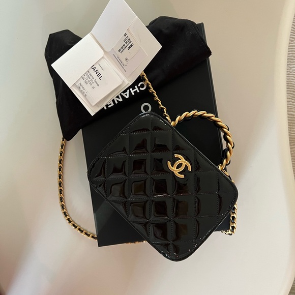❌SOLD❌Chanel Patent Leather Top Handle Vanity Crossbody Bag - Picture 14 of 16